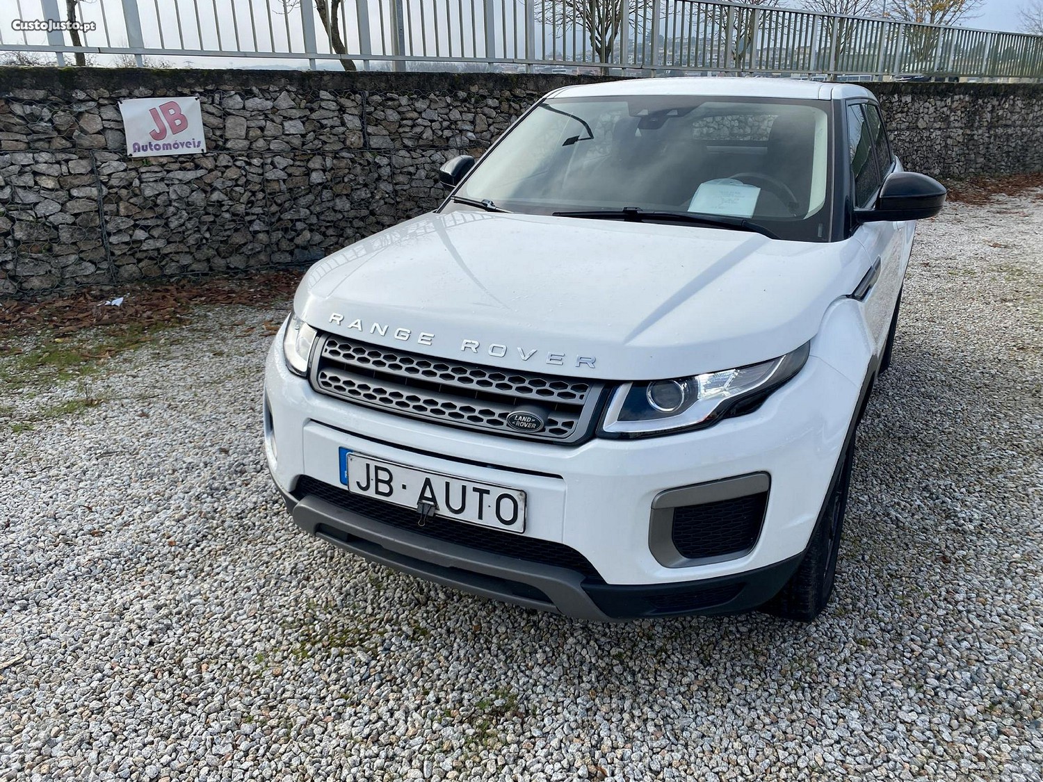 Land Rover Evoque 2.0 eD4 SE — fotografia 16