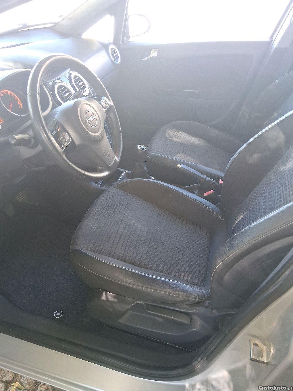 Opel Corsa 1.3 Cdti — fotografia 2