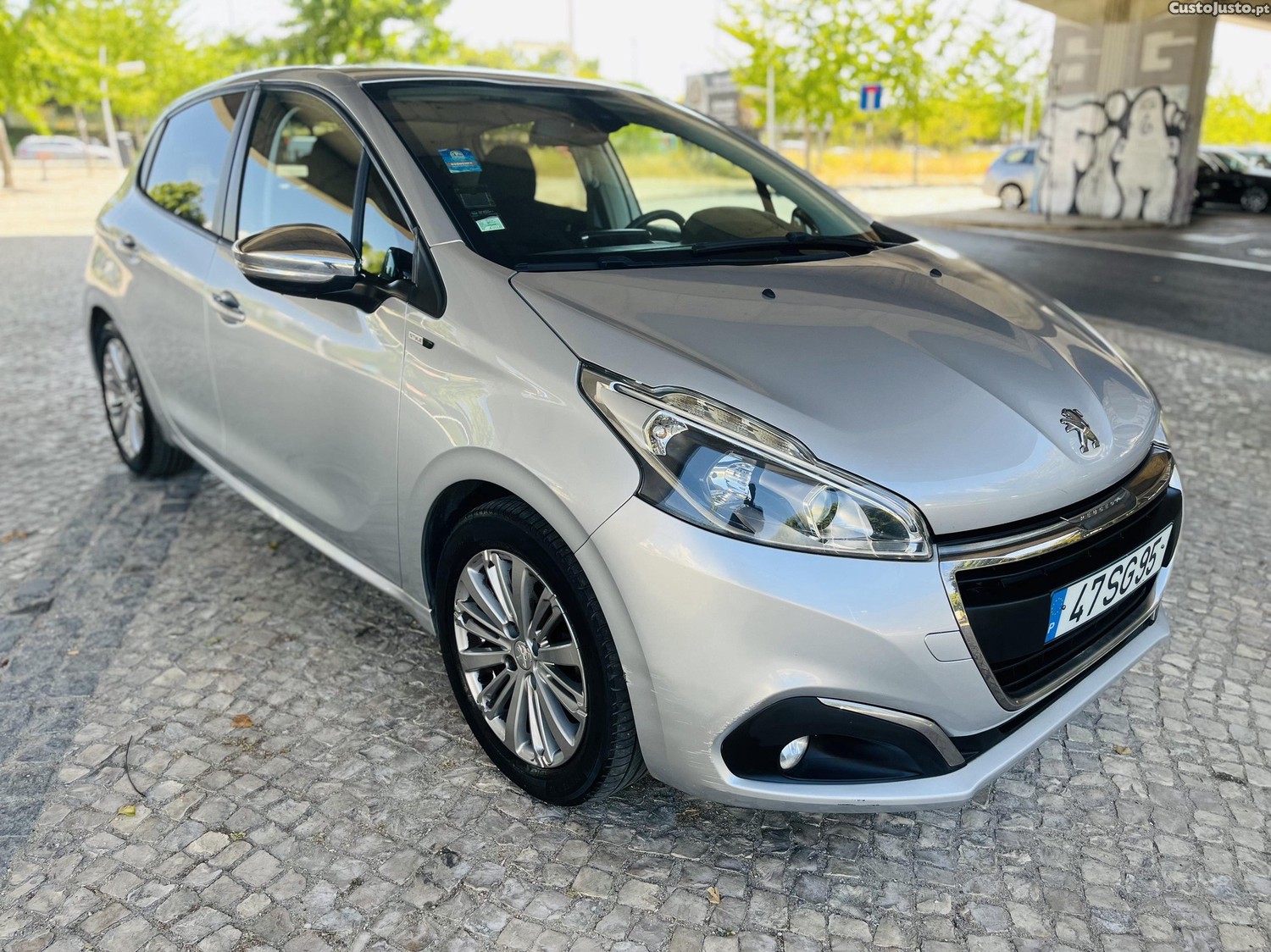 Peugeot 208 1.2 Style 82 Cv — fotografia 9