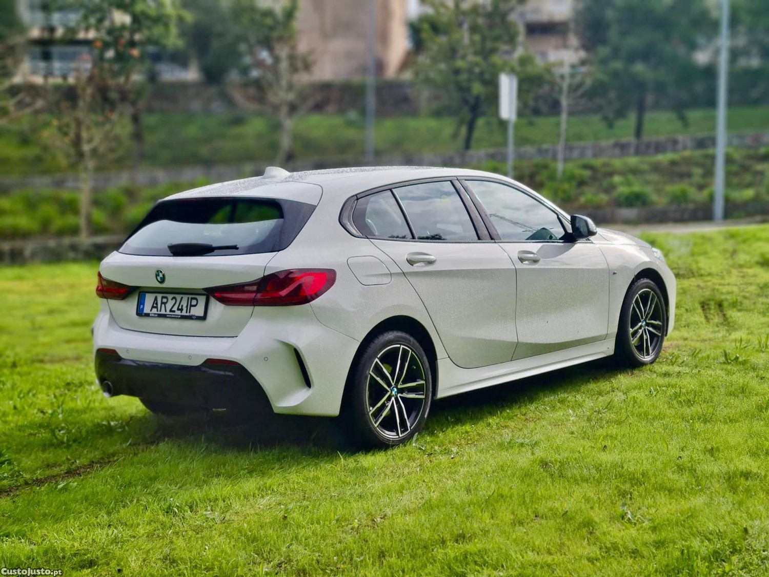 BMW 116 d Pack M NACIONAL - 22 — photo 5