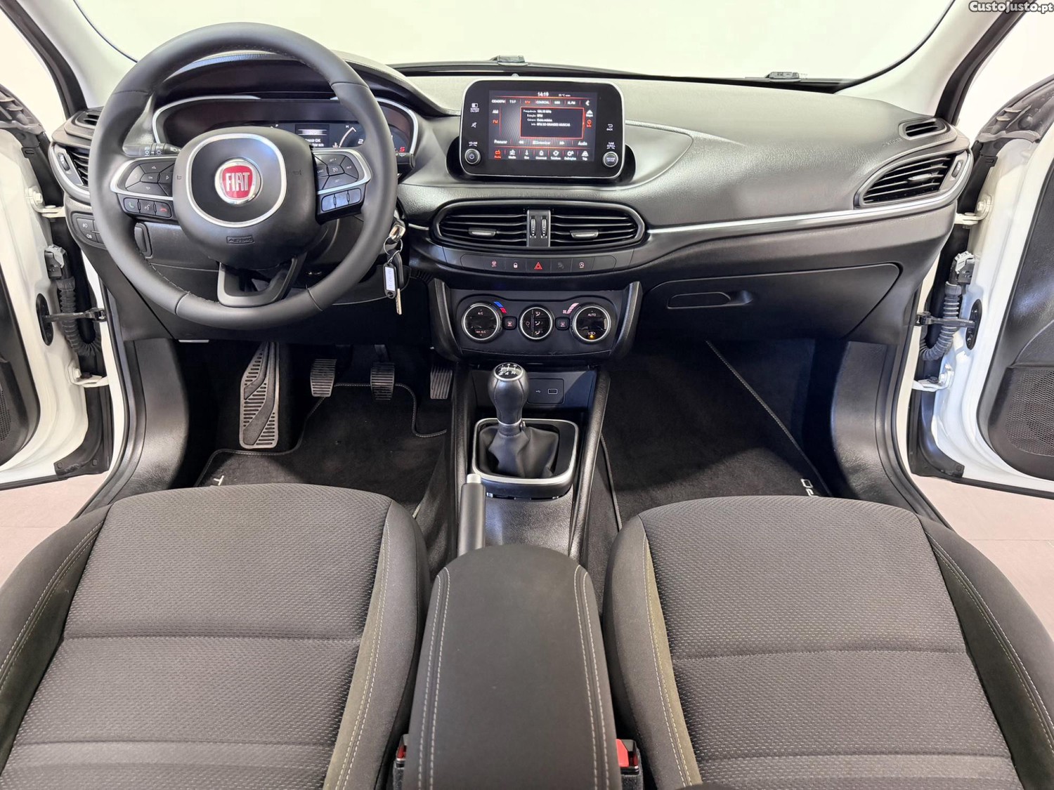 Fiat Tipo 1.3 M-JET LOUNGE 95 CV - NACIONAL - 41157 KM — fotografia 21