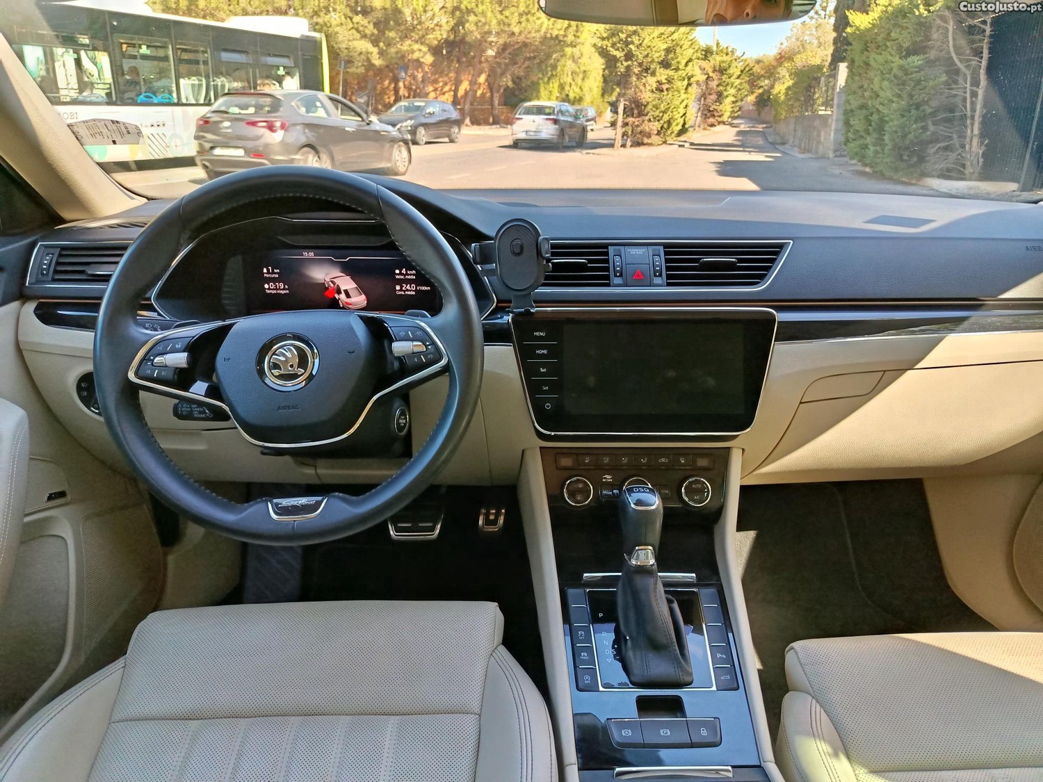 Skoda Superb L&K 2.0 TDI 200 CV DSG - 21 — photo 5