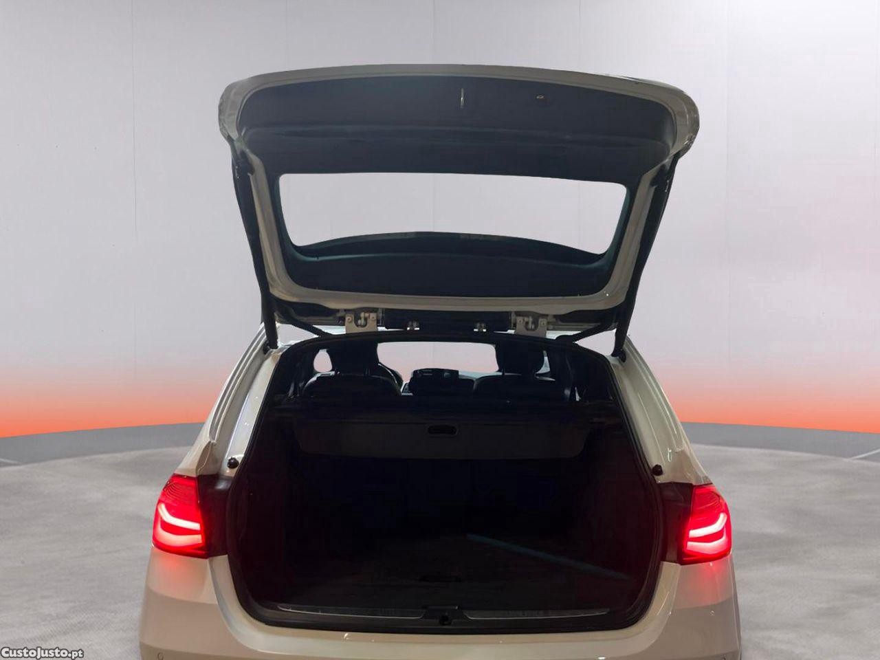 BMW 318 d Touring Pack M — fotografia 6