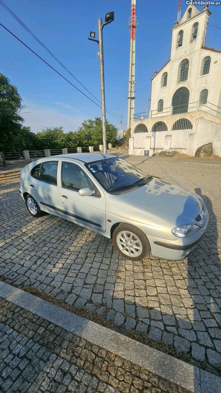 Renault Mégane 1.4 - 16v — fotografia 6