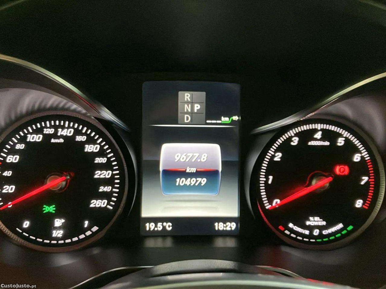 Mercedes-Benz GLC 350 e Coupé AMG Line 4-Matic — fotografia 14
