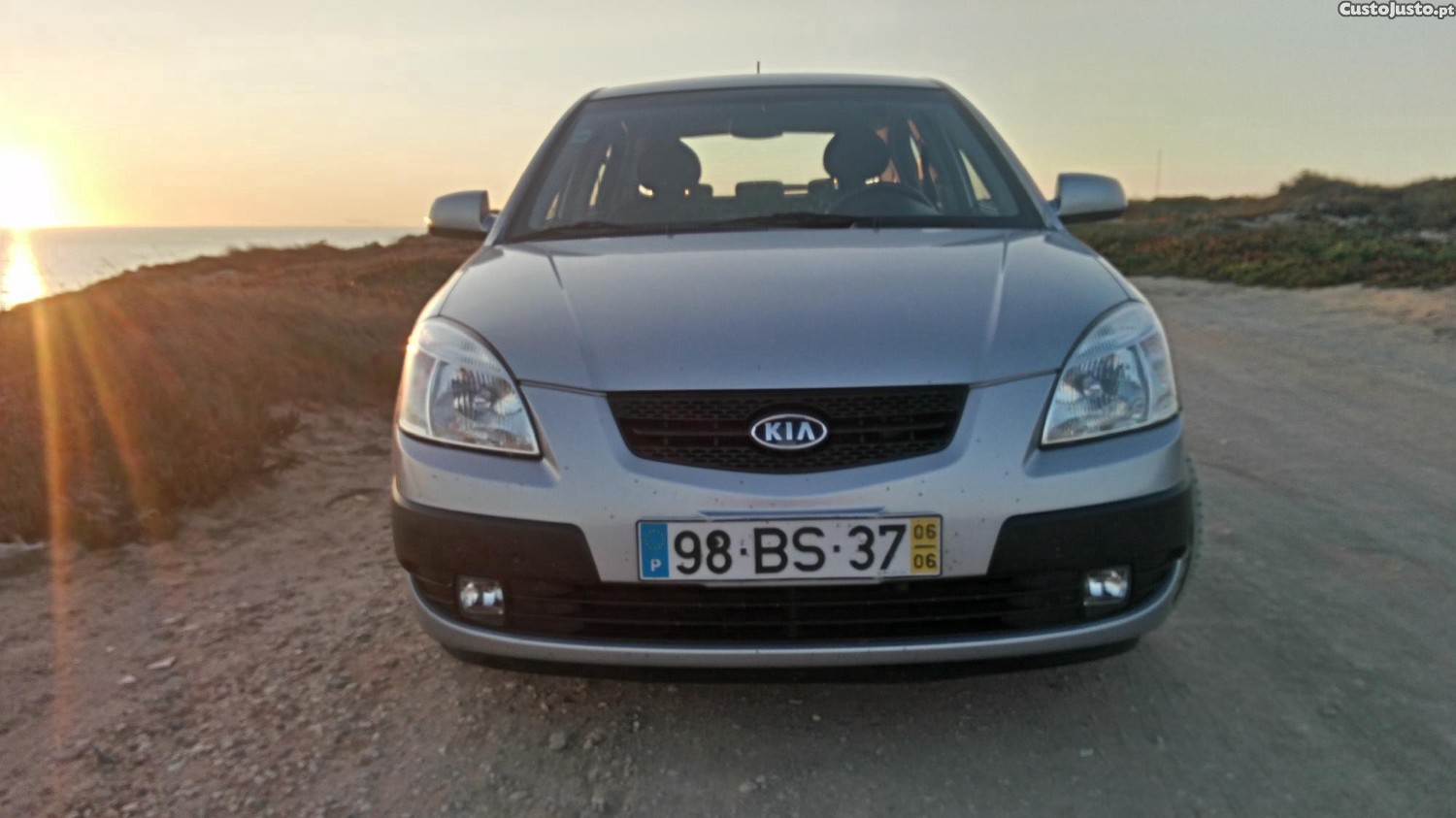 Kia Rio 1.5 Crdi — fotografia 4