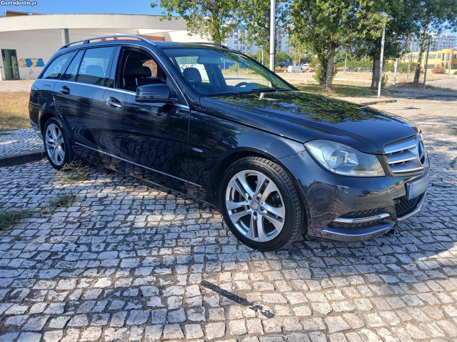Mercedes-Benz C 220 CDi Avantgarde Automática - 12 — photo 2