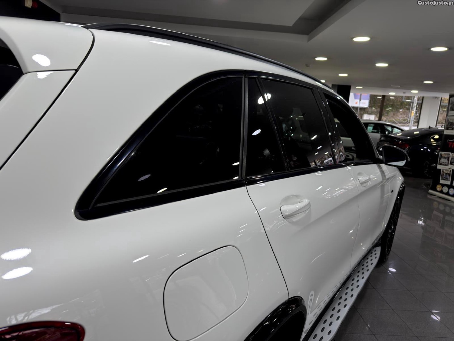 Mercedes-Benz GLC 300 de 4Matic — fotografia 14