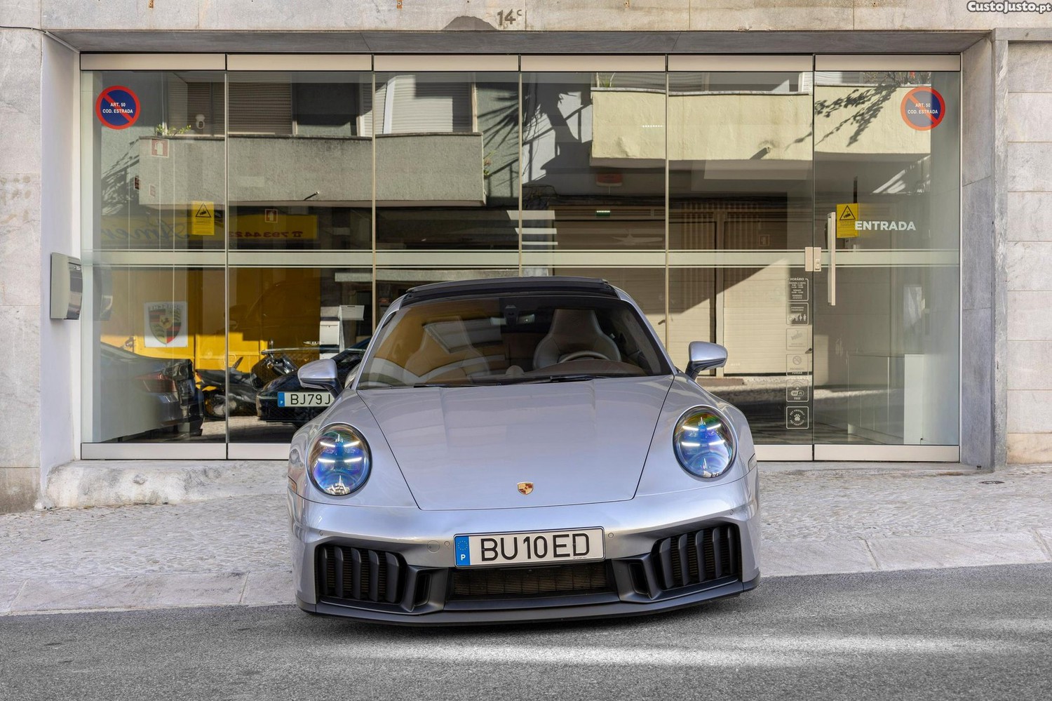 Porsche 911 .2 Carrera 4 GTS - 25 — photo 2
