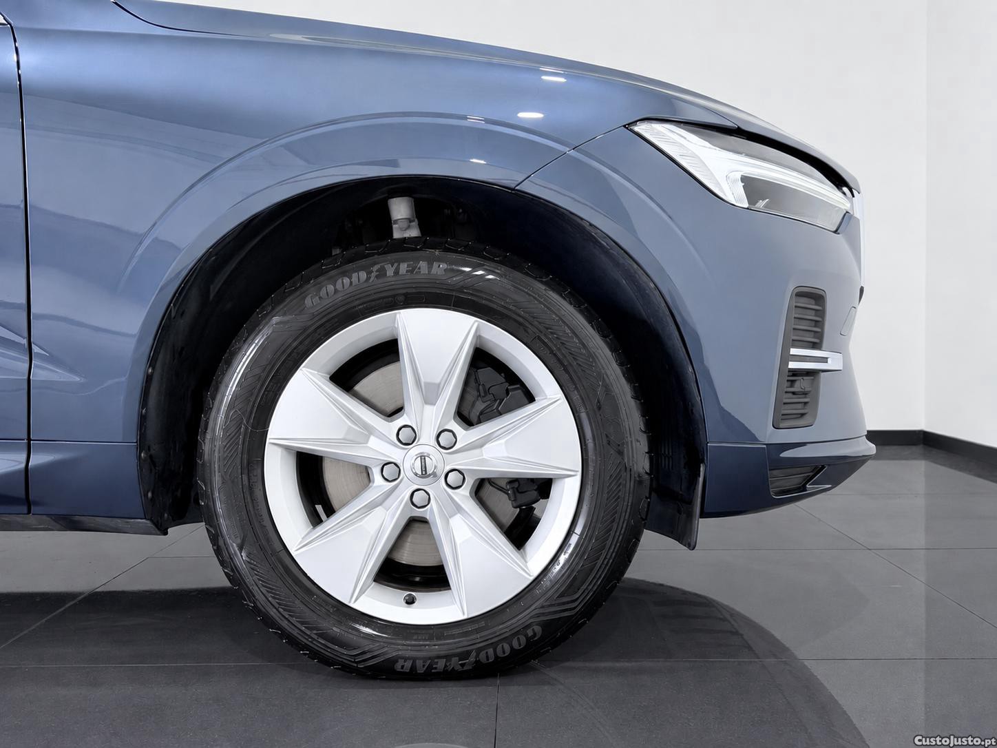 Volvo XC 60 2.0 B4 MOMENTUM 197 CV - NACIONAL - 112997 KM — fotografia 5