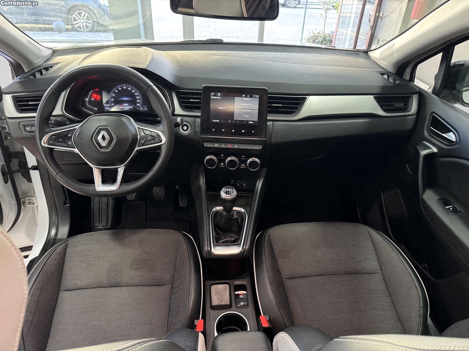 Renault Captur 0.1 TCeItens — fotografia 8