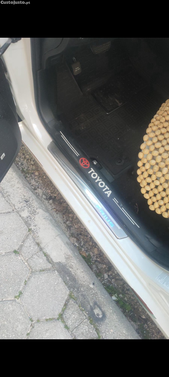 Toyota Prius Premium luxori — fotografia 3