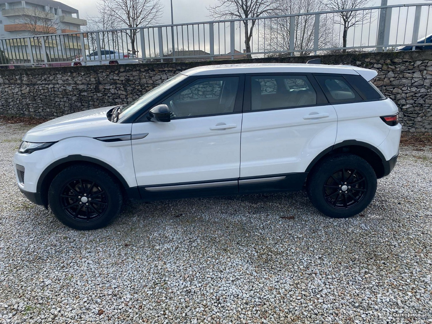 Land Rover Evoque 2.0 eD4 SE — fotografia 14