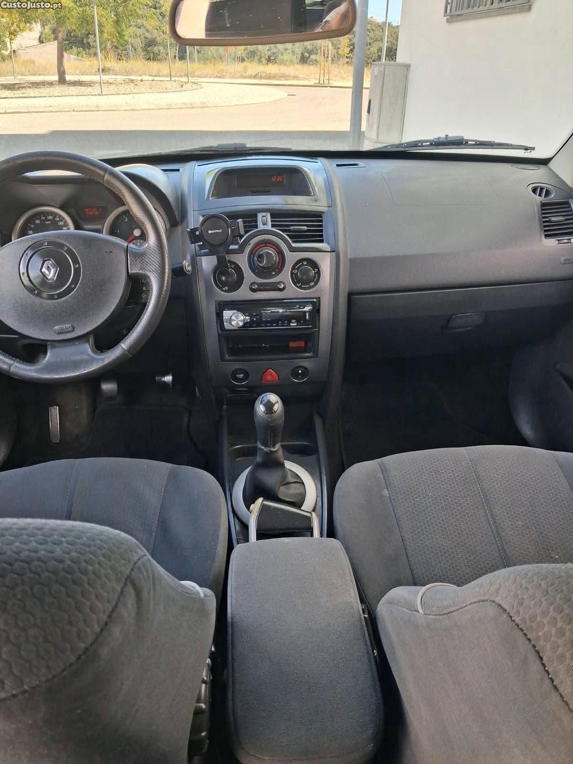 Renault Mégane 1.5 - 04 — photo 4