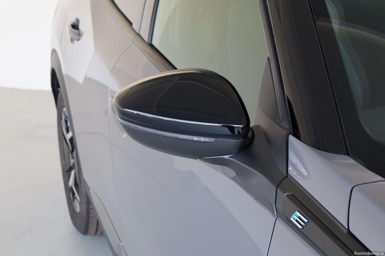 Peugeot 2008 54 kWh GT - 24 — photo 3
