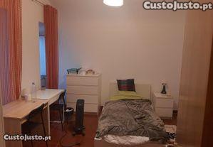 Desp incluidas, Quarto, moradia no C Histórico, Évora