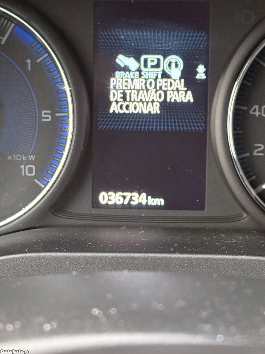 Mitsubishi Outlander PHEV — fotografia 6