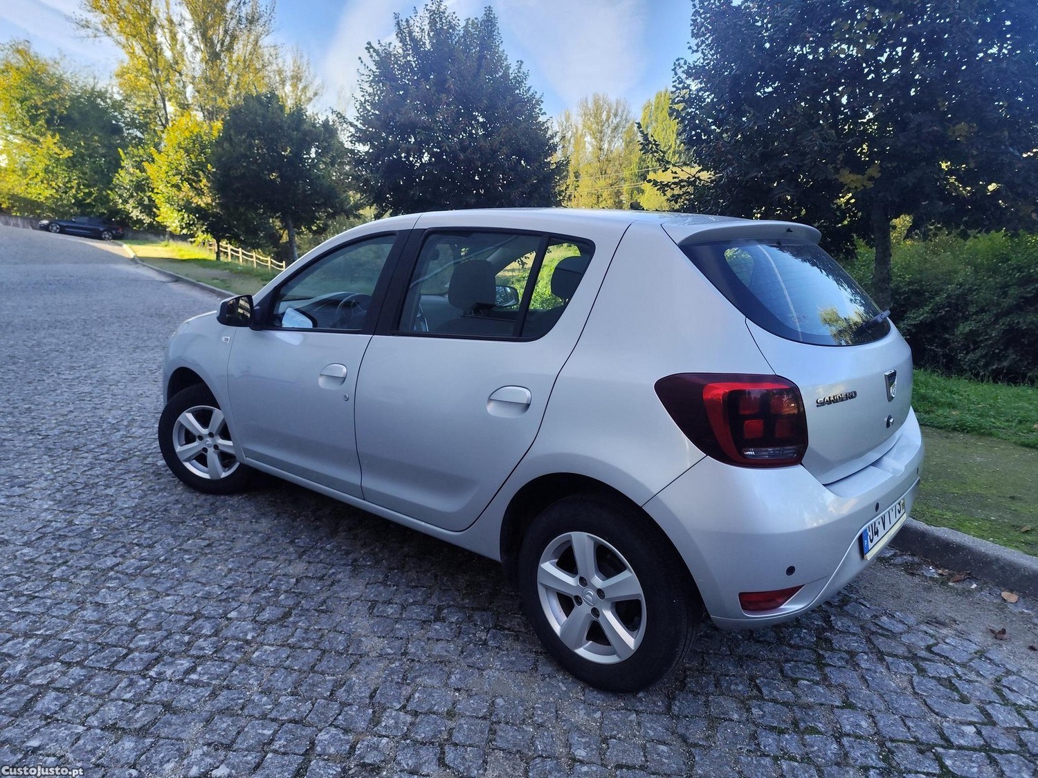 Dacia Sandero 1.0 SCe Comfort - 18 — photo 5