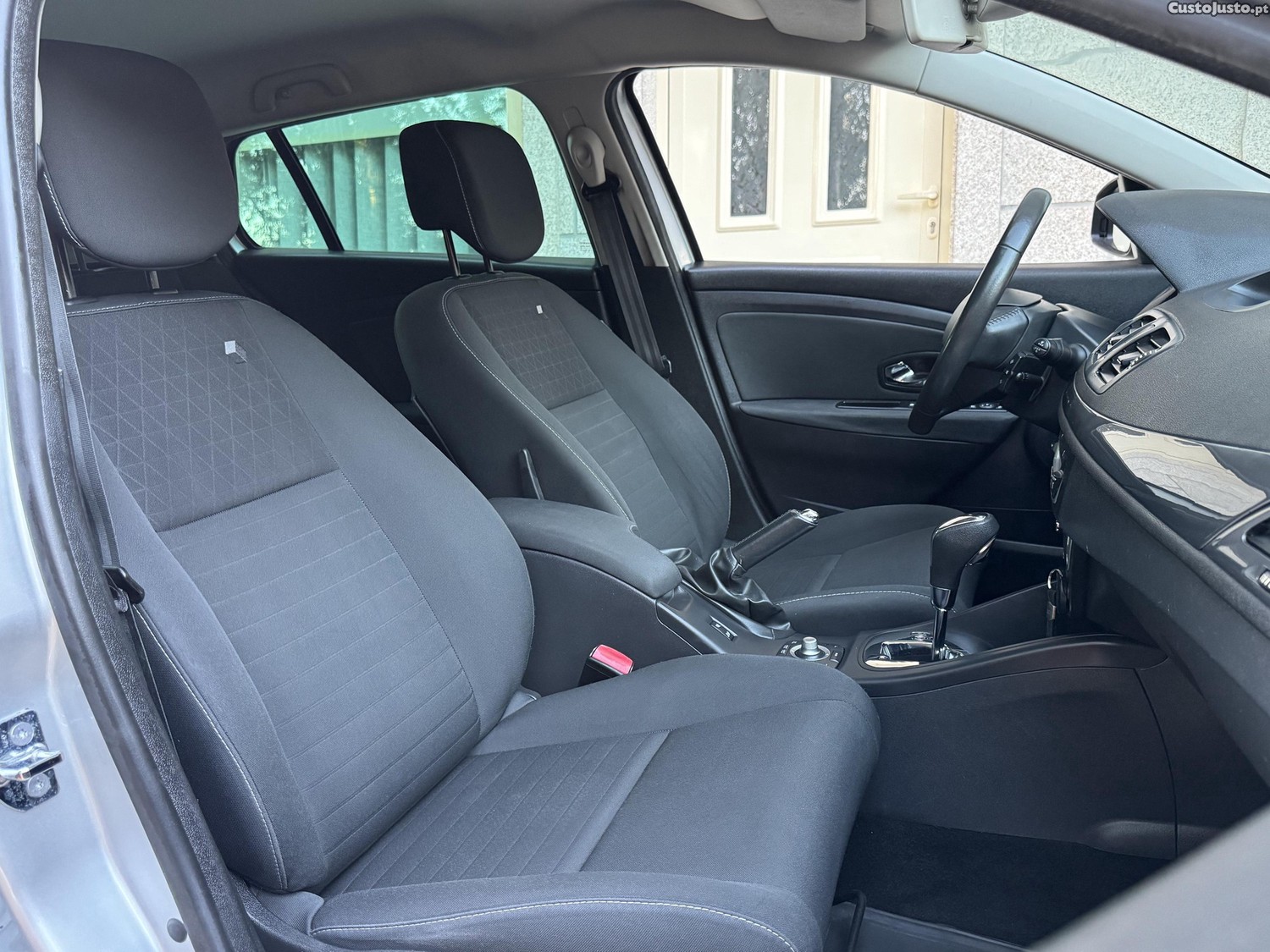 Renault Mégane LIMITED AUTO 2016 — fotografia 7
