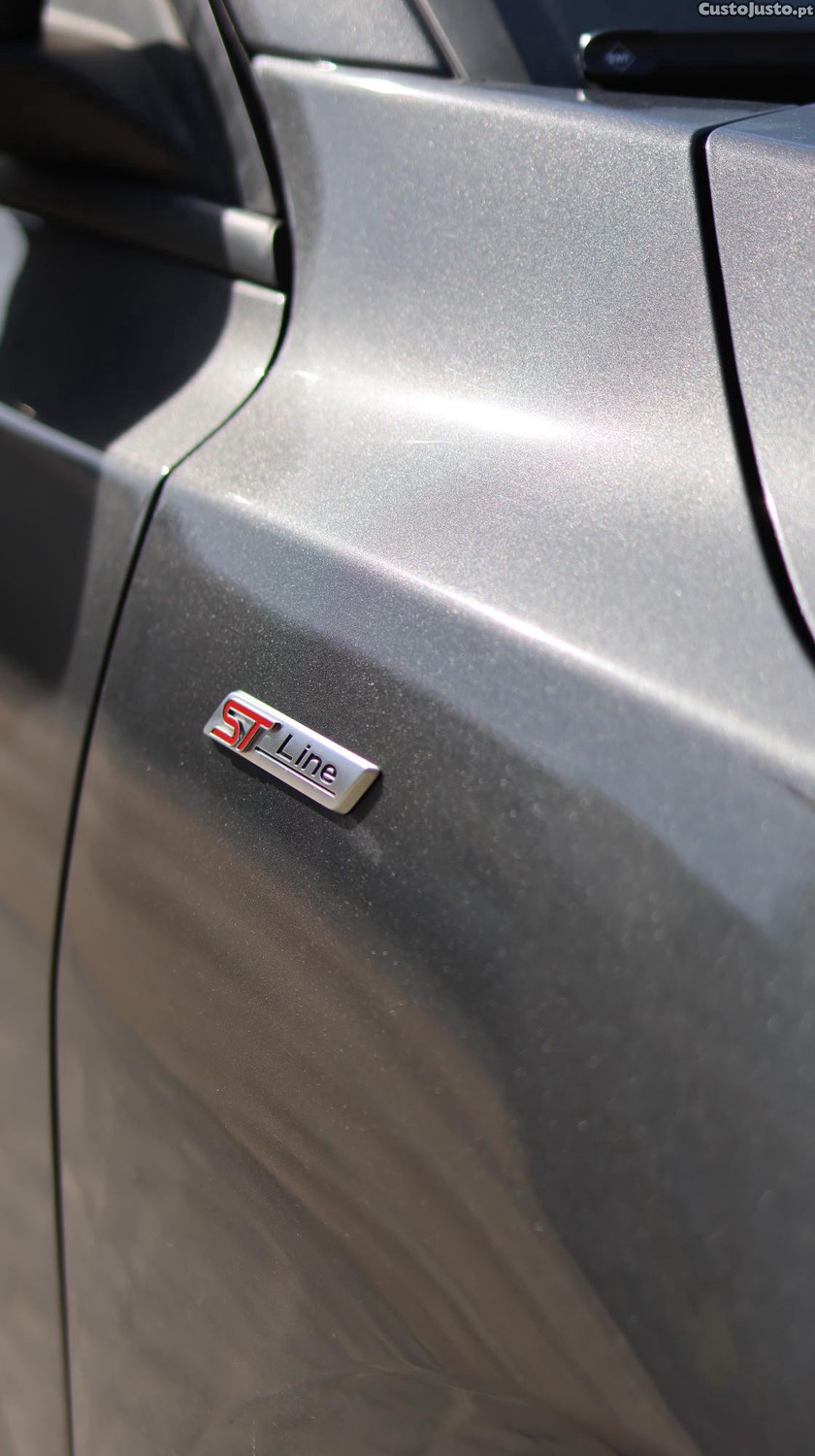 Ford Focus ST-Line — fotografia 2