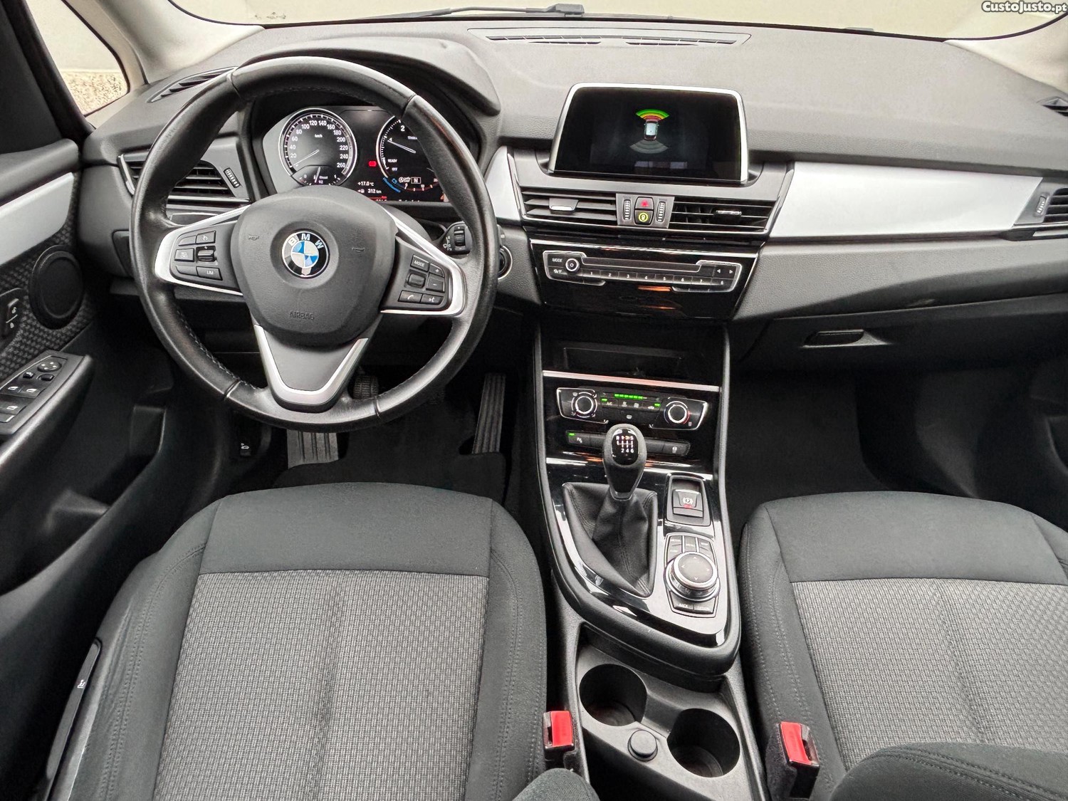 BMW 216 Active Tourer d Advantage — fotografia 4