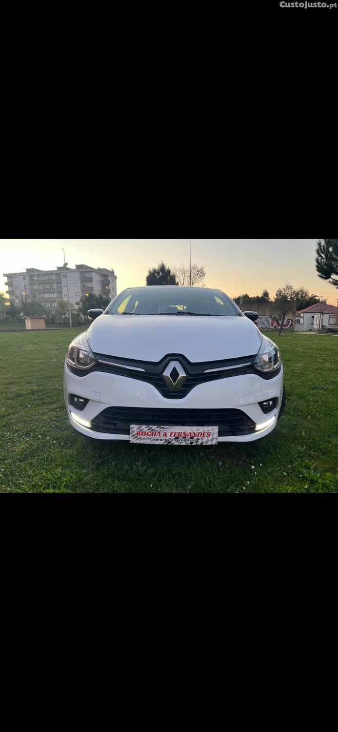 Renault Clio 0,9 TCE 90 cv LIMITED — fotografia 17