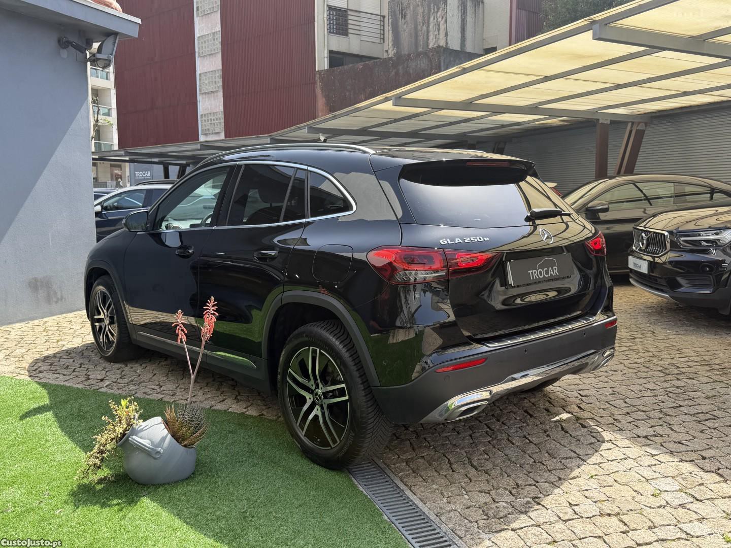 Mercedes-Benz GLA 250 e 8G-DCT Progressive — fotografia 9