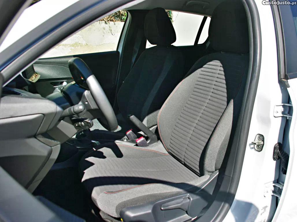 Peugeot 208 1.5 bluehdi allure — fotografia 12