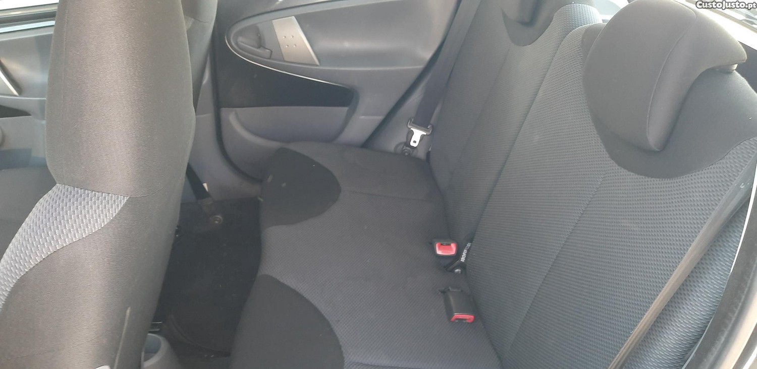 Toyota Aygo 1.0 — fotografia 2
