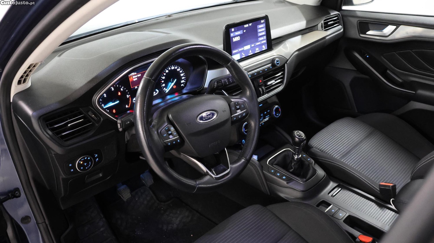 Ford Focus Titanium — fotografia 11