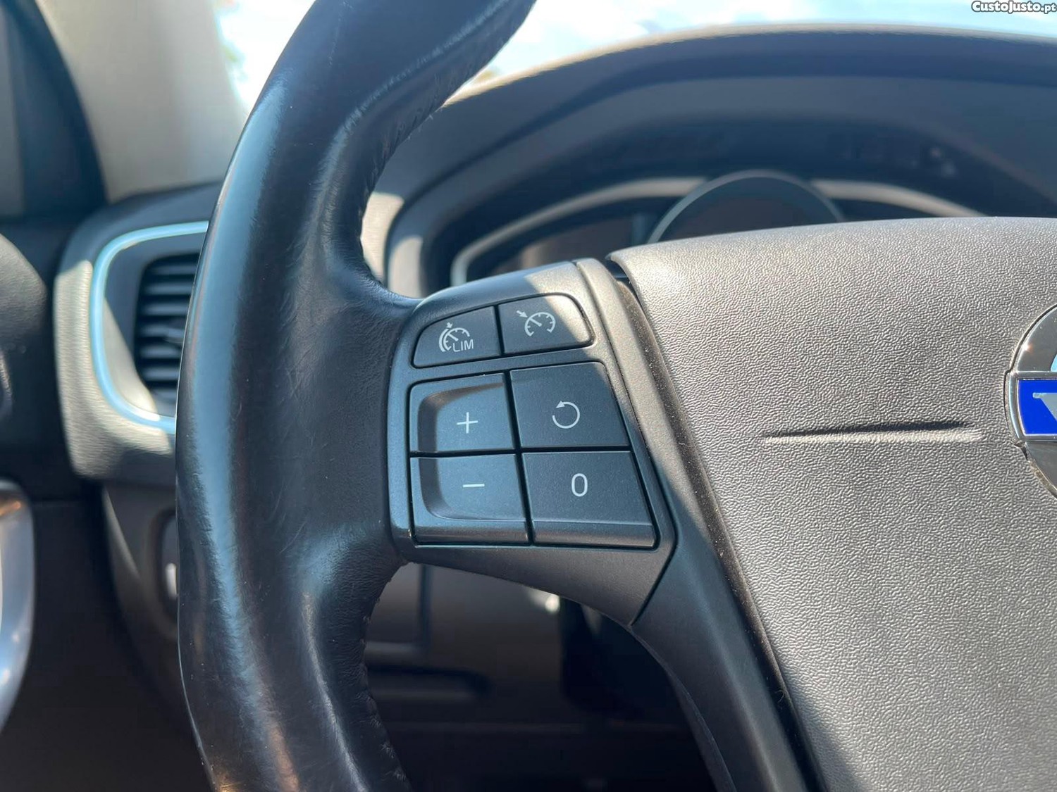 Volvo V40 1.6 D2 Summum Eco — fotografia 3
