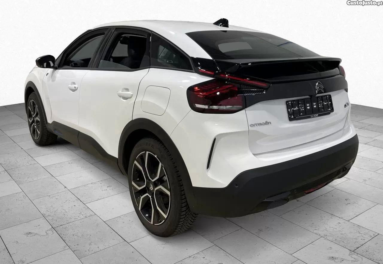 Citroën e-C4 Feel - 23 — photo 3