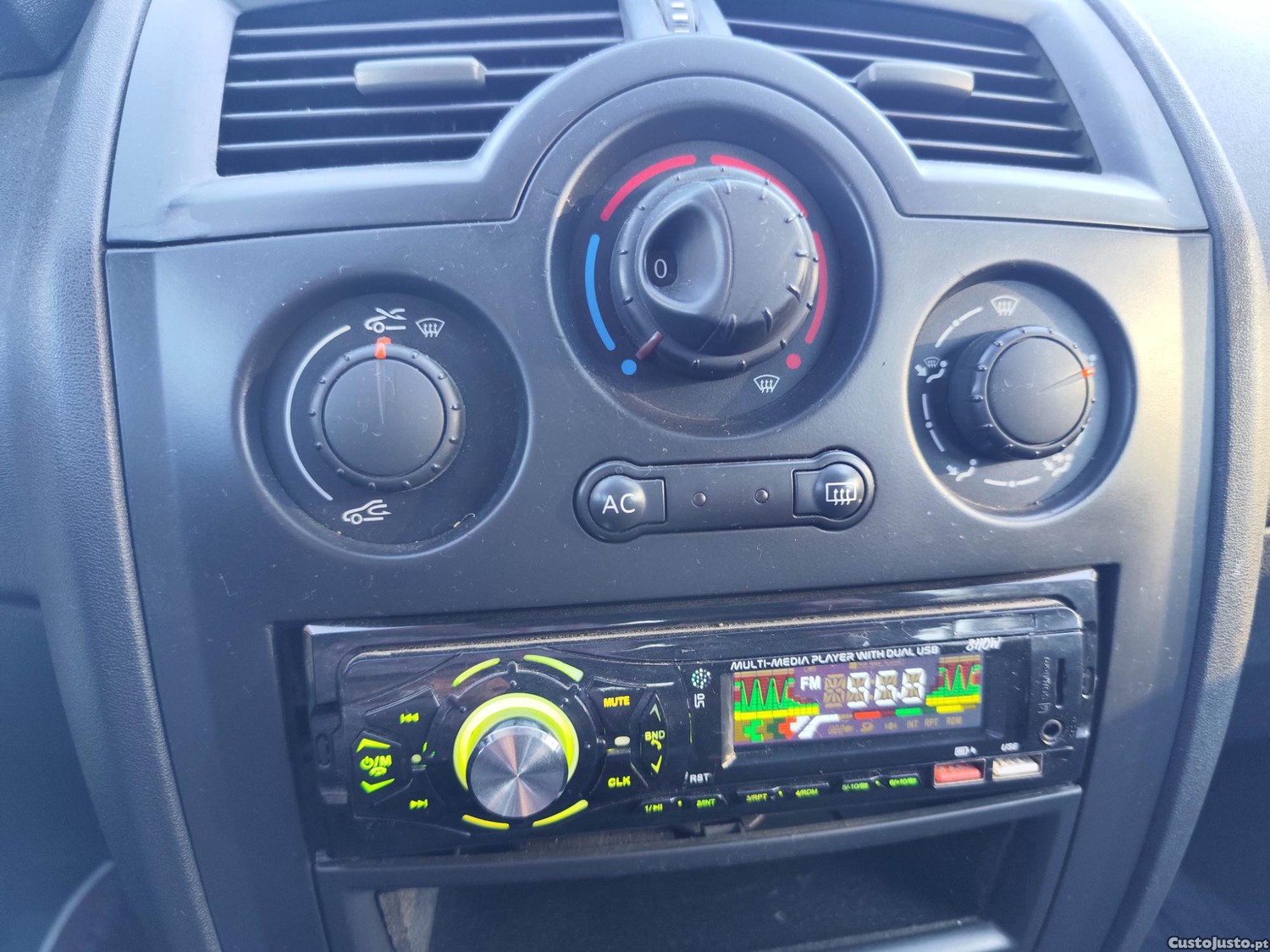 Renault Mégane 1.5 dCi 85cv - 06 — photo 4
