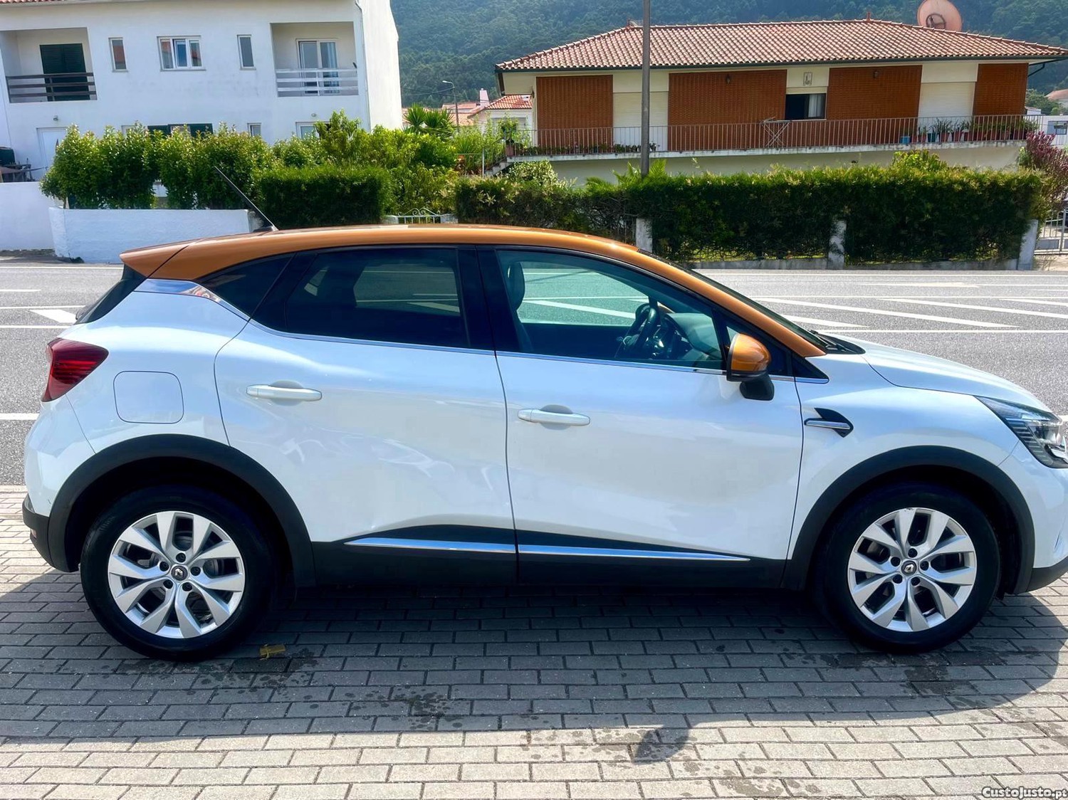 Renault Captur 1.3 TCE Exclusive EDC — fotografia 4