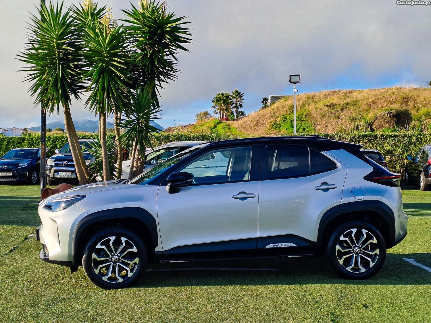 Toyota Yaris CROSS 1.5HDF SQUARE COLLECTION 116CV HIBRIDO 2025 - 25 — photo 4