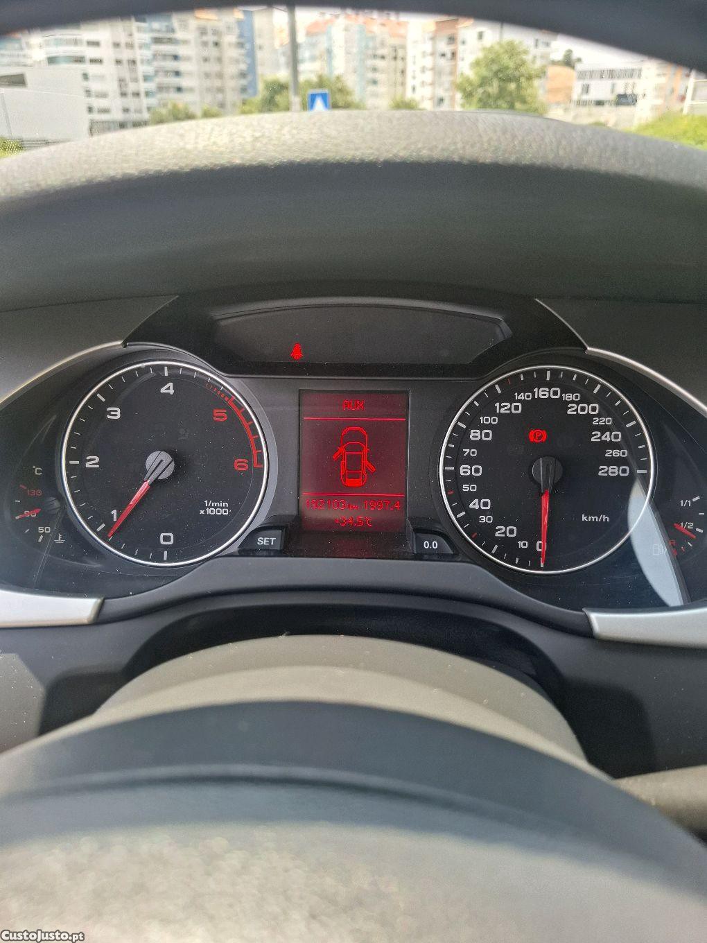 Audi A4 .B8 2.0TDI .192.000km Possibilidade Financiamento — fotografia 3
