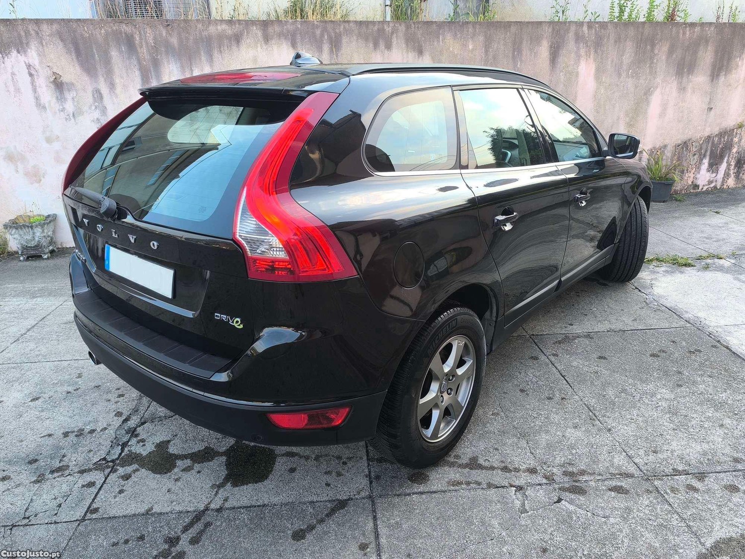 Volvo XC60 2.0 D3 - 10 — photo 2