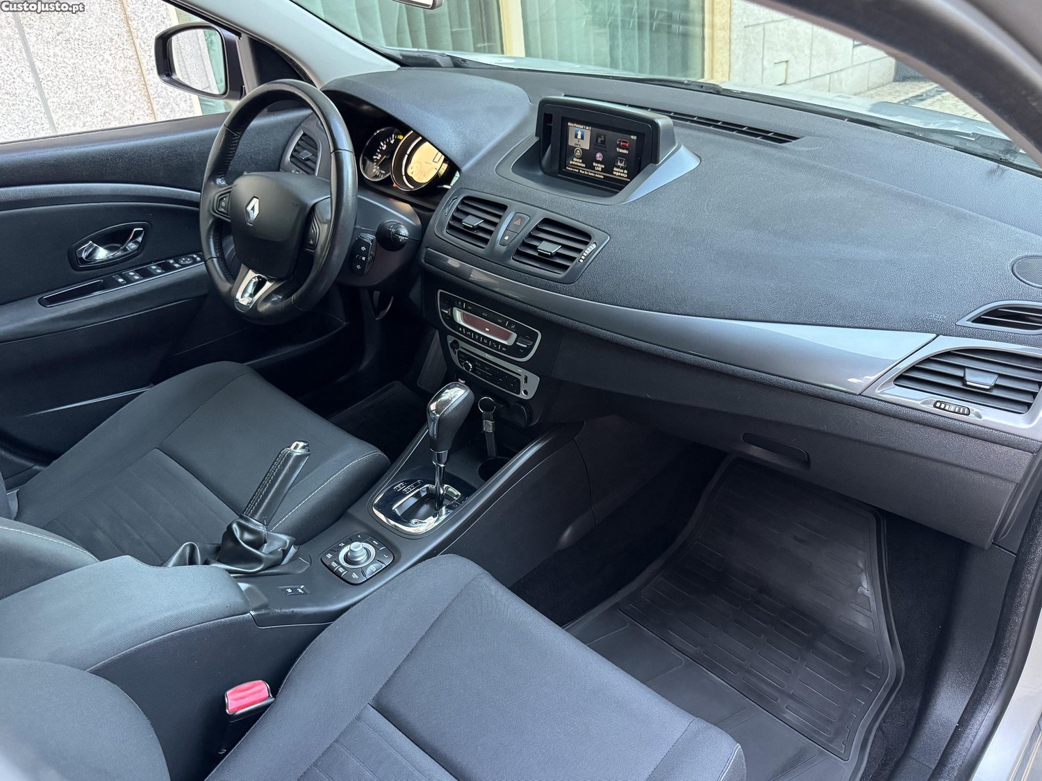Renault Mégane LIMITED AUTO 2016 — fotografia 4