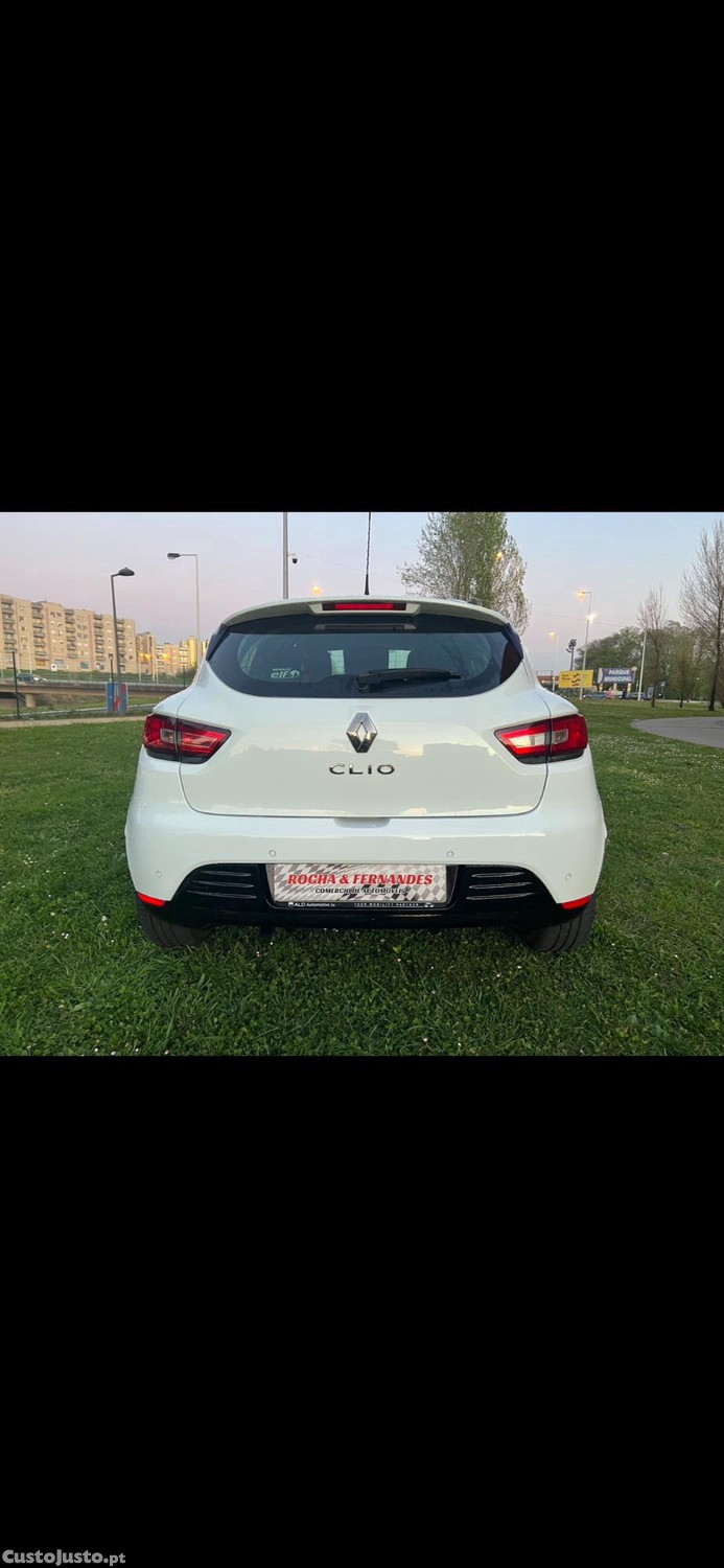 Renault Clio 0,9 TCE 90 cv LIMITED — fotografia 14