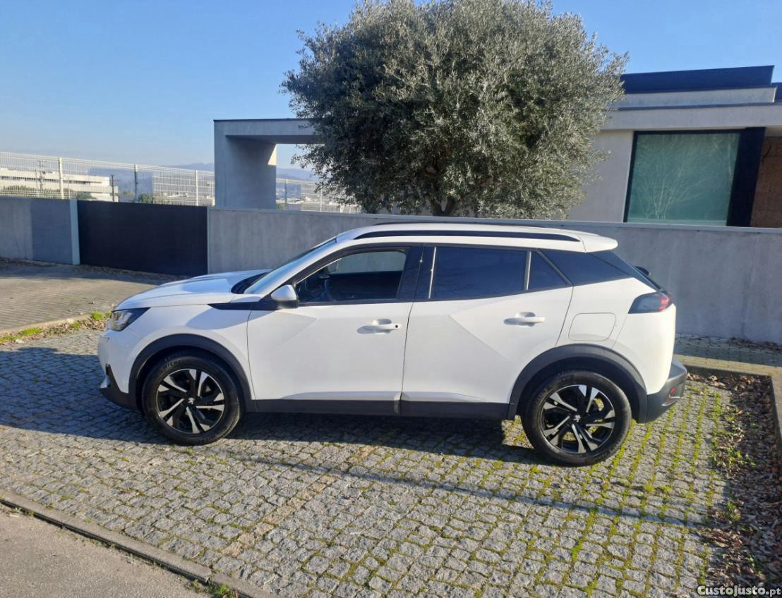 Peugeot 2008 1.5 HDI 110 CV ALLURE — photo 3