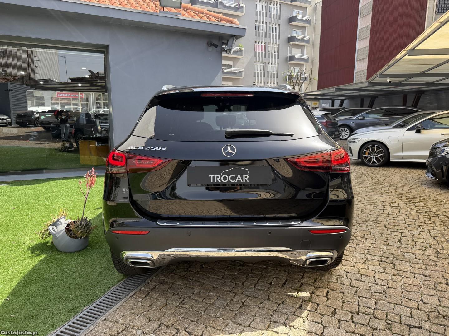 Mercedes-Benz GLA 250 e 8G-DCT Progressive — fotografia 8