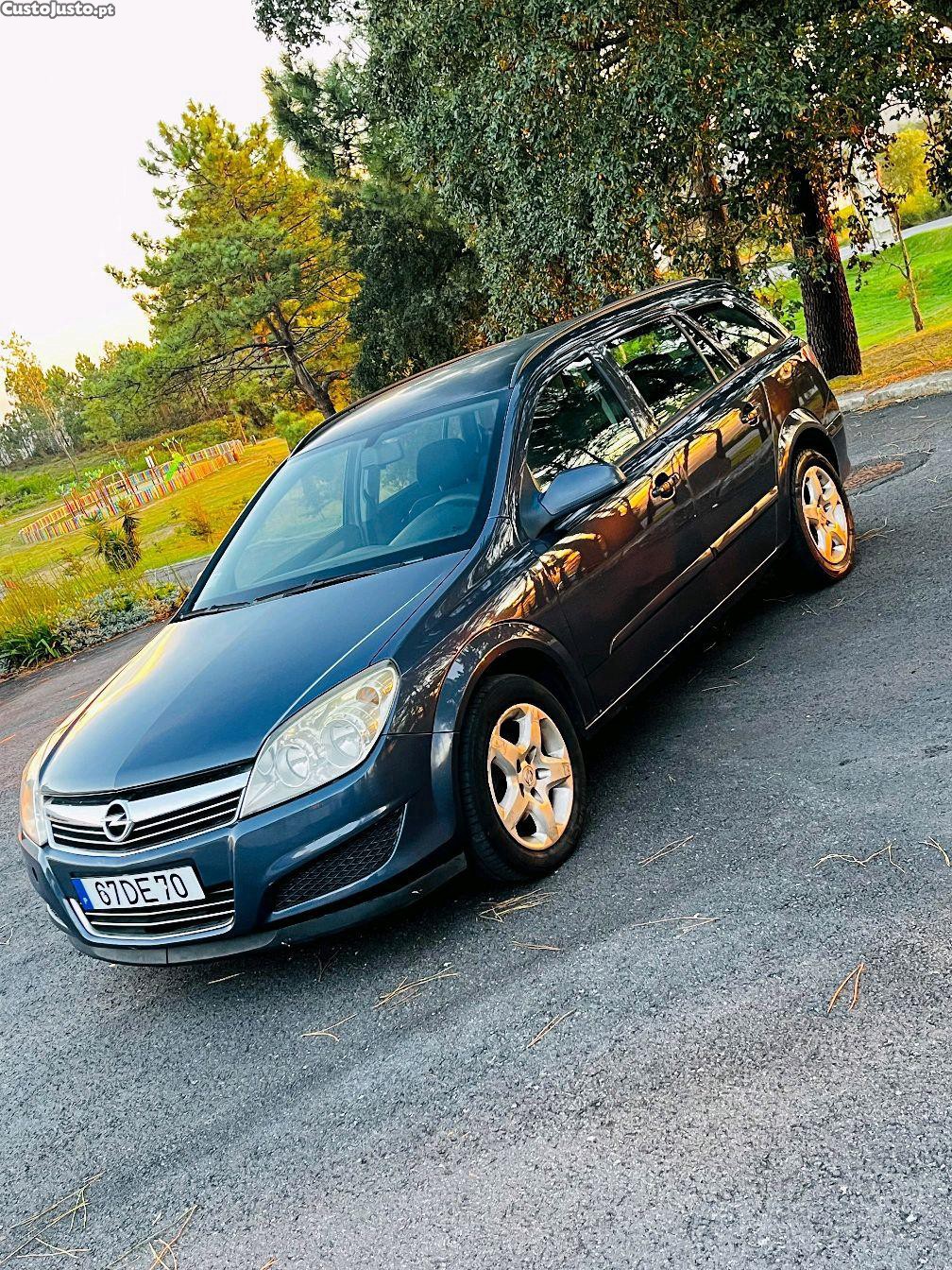 Opel Astra Caravan 1.3 CDTI - 07 — photo 3