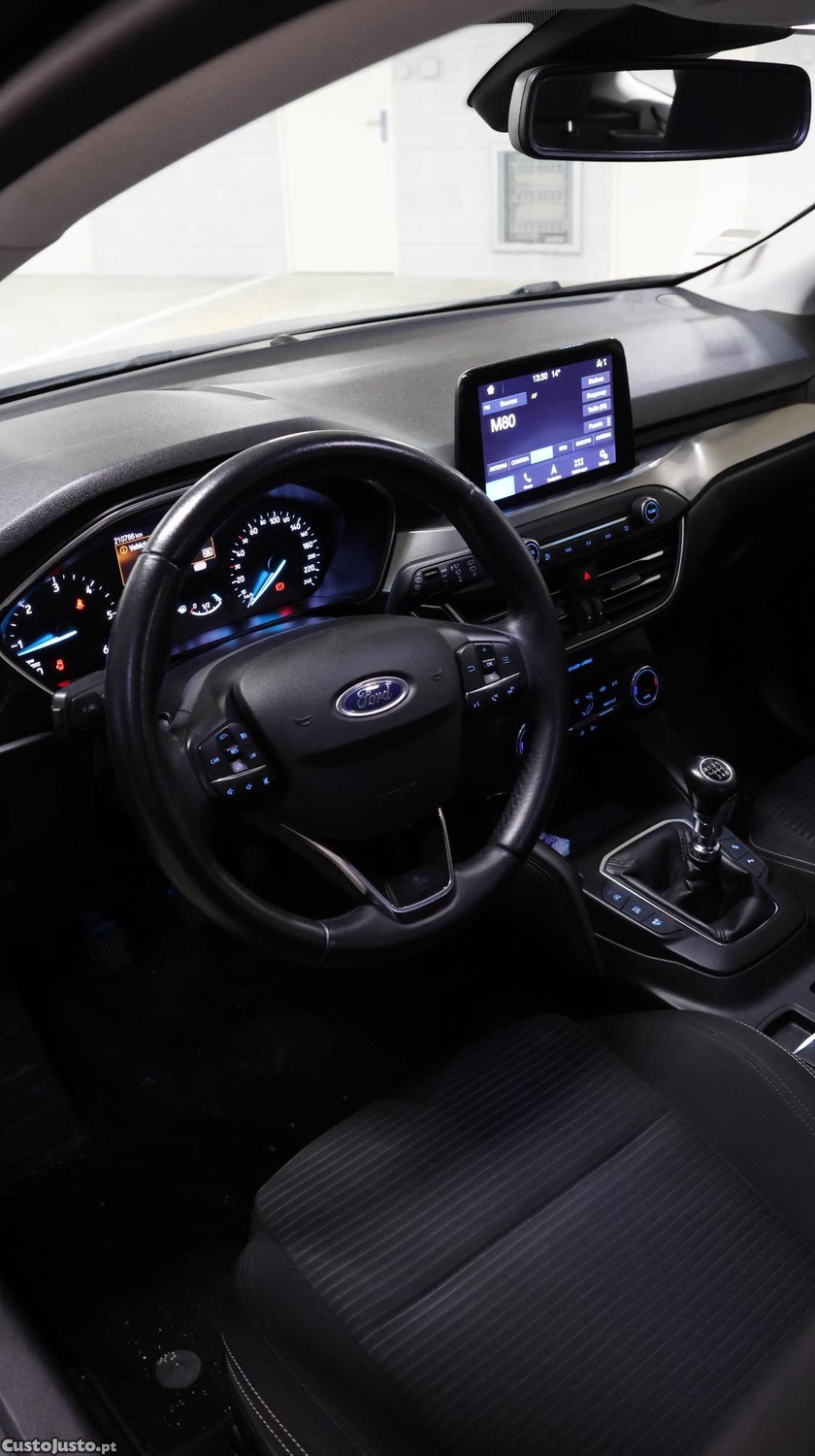 Ford Focus Titanium — fotografia 10