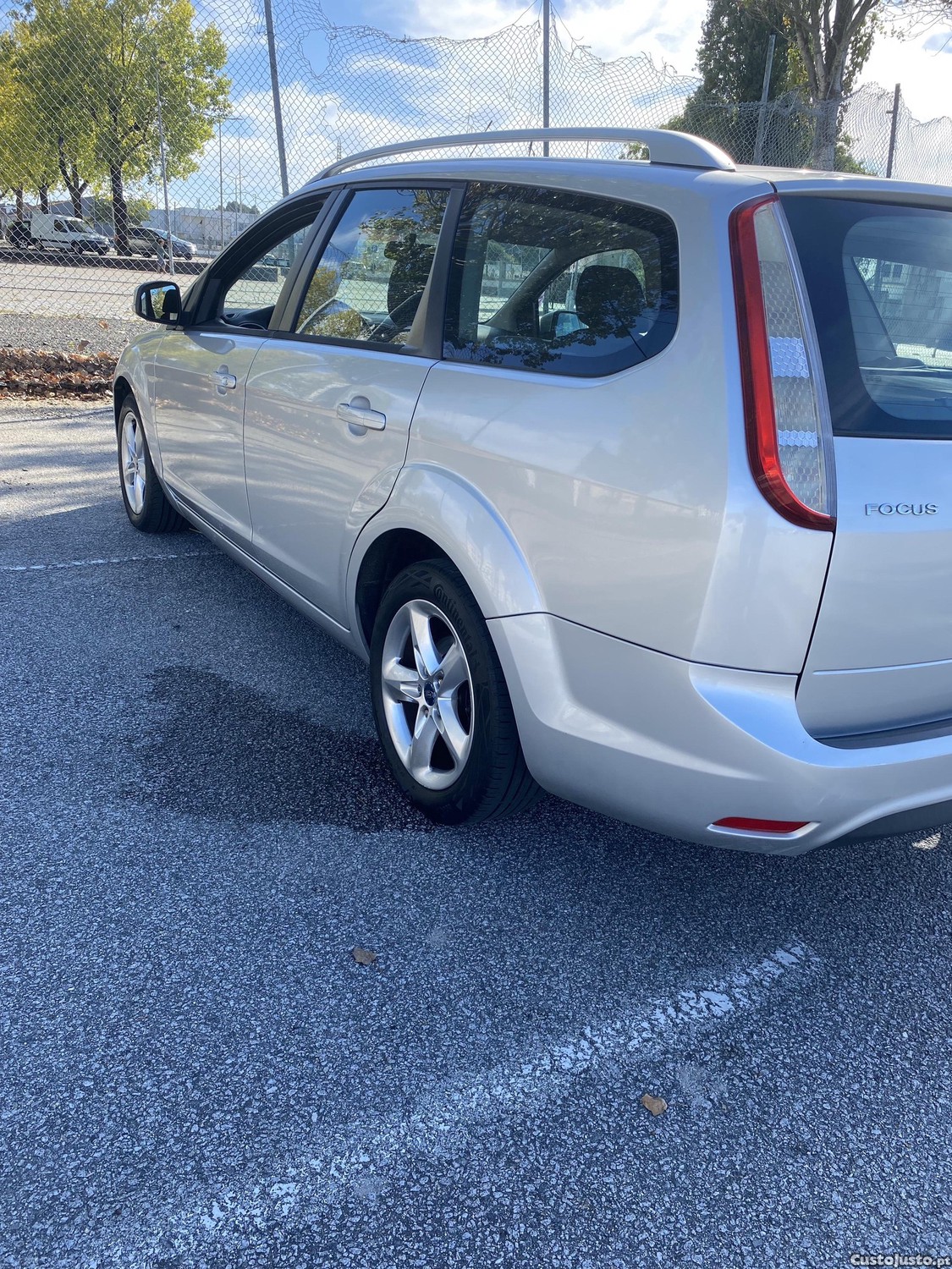 Ford Focus 1.490cv - 10 — photo 2