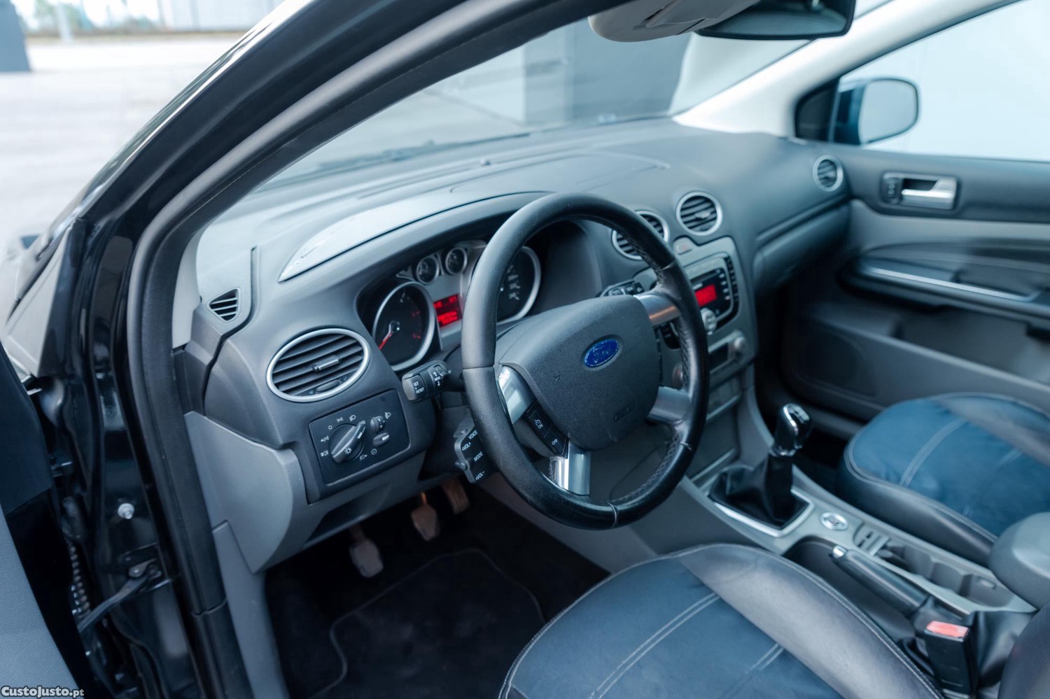 Ford Focus TITANIUM — fotografia 4