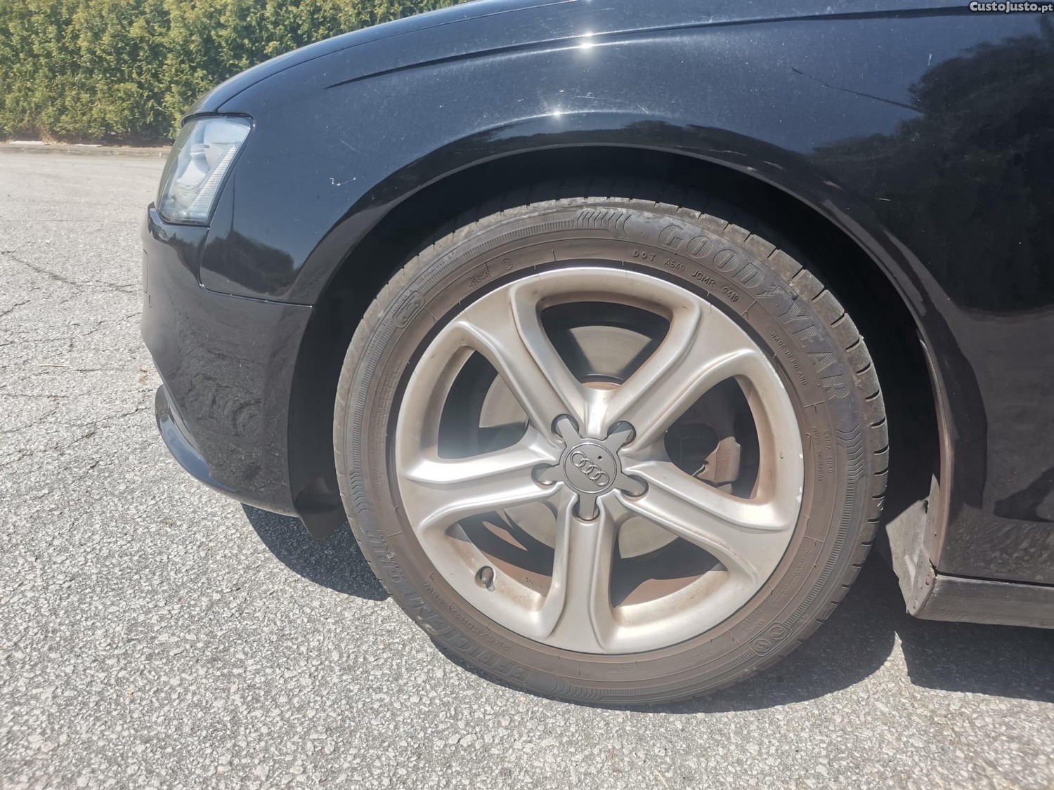 Audi A4 2.0 TDI — fotografia 2