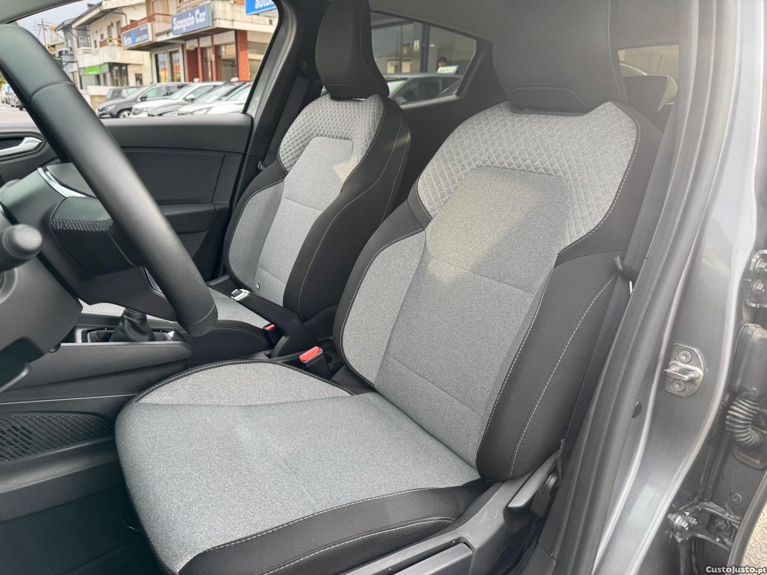 Renault Clio 1.0 TCe Evolution — fotografia 16