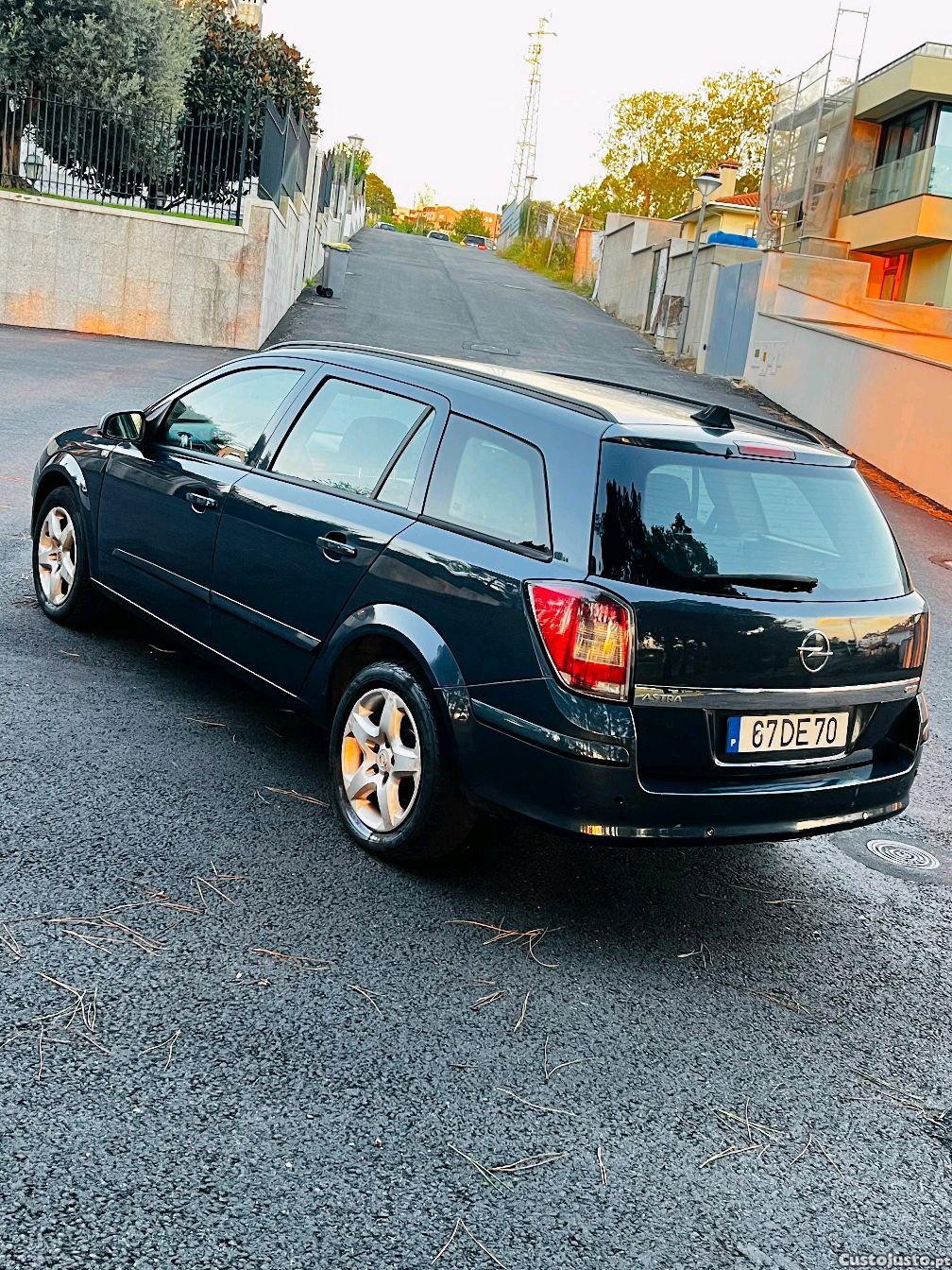Opel Astra Caravan 1.3 CDTI - 07 — photo 4