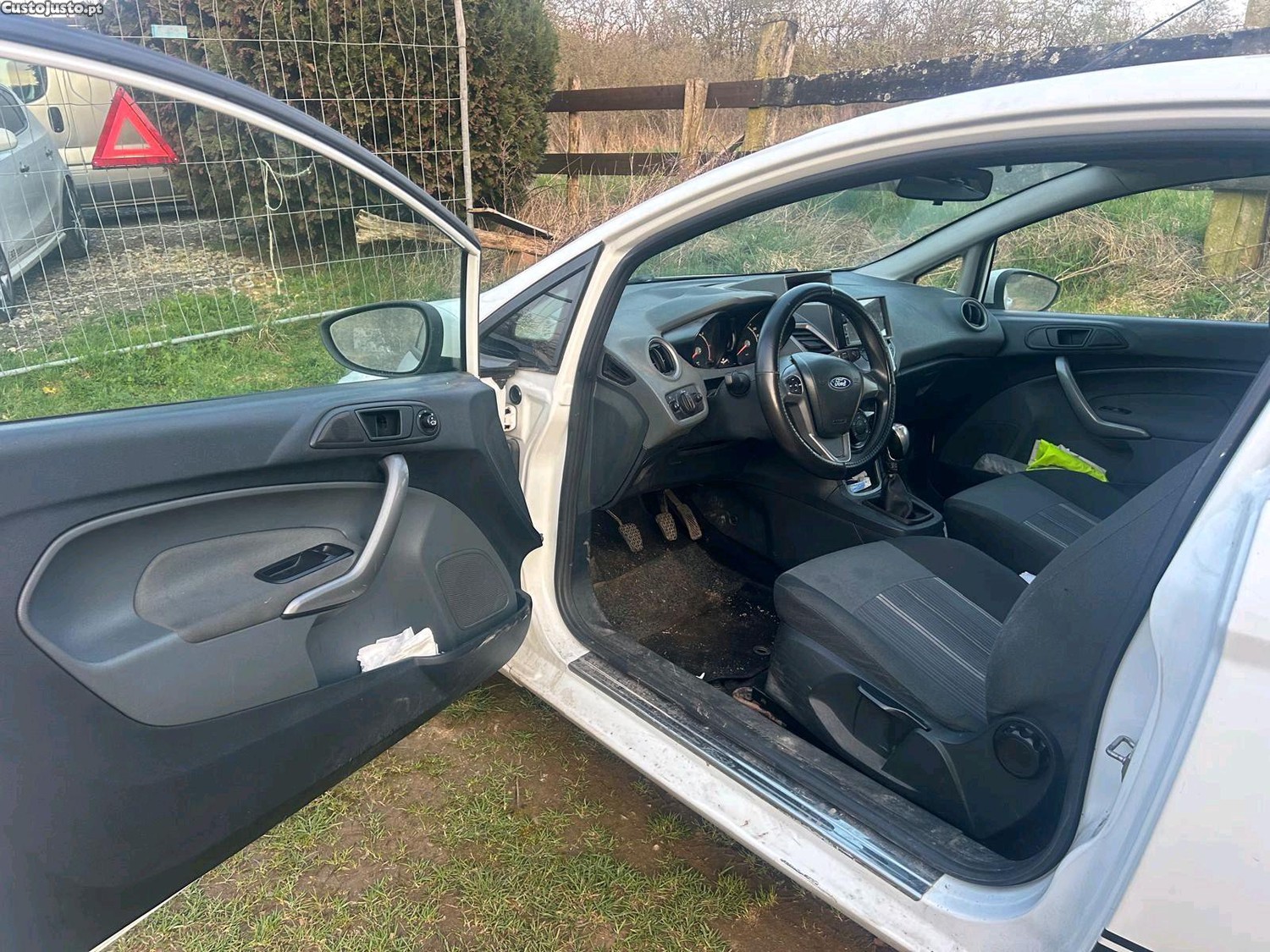 Ford Fiesta desportivo — fotografia 5