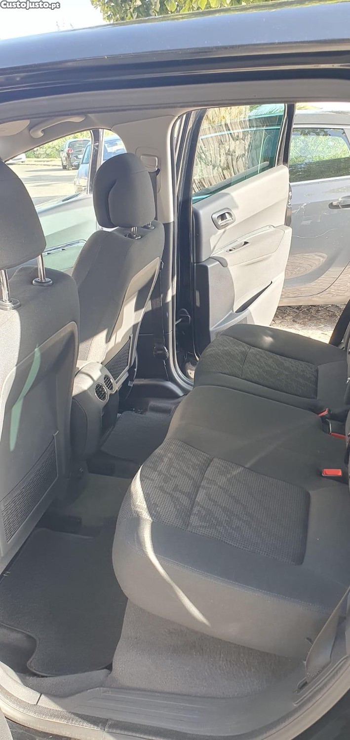 Peugeot 3008 1.6 HDi — fotografia 3
